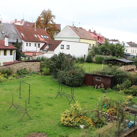 Apartman Doma Їчін Екстер'єр фото