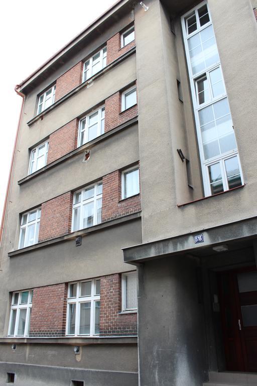Apartman Doma Їчін Екстер'єр фото